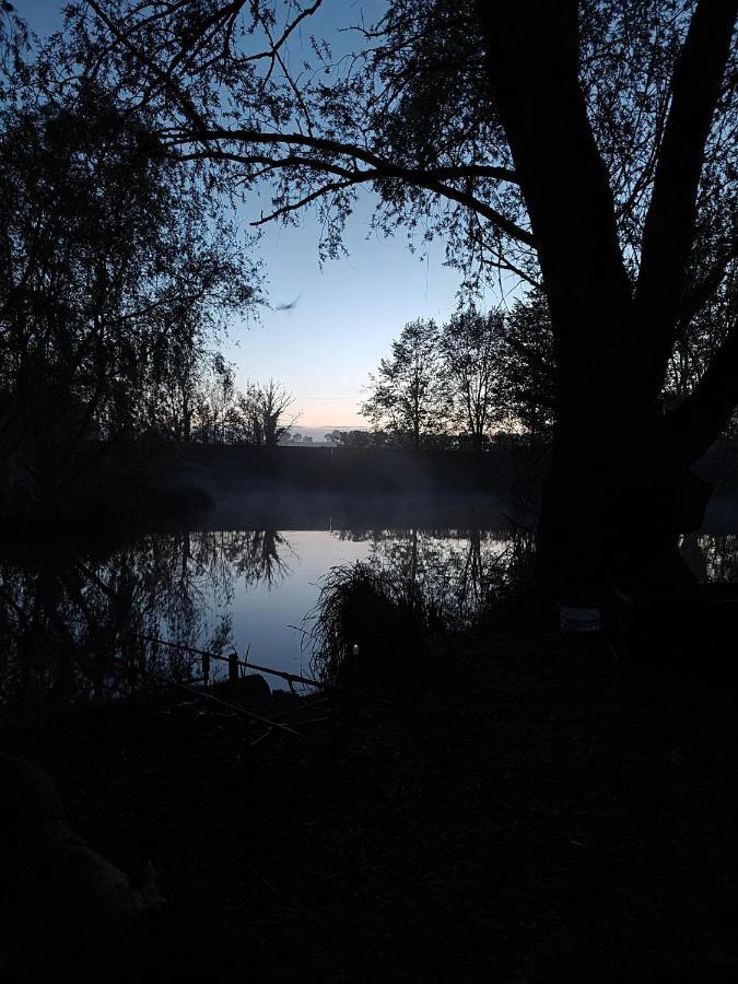 Rum Bridge Fisheries "The Cabin" Hotel Clare Buitenkant foto