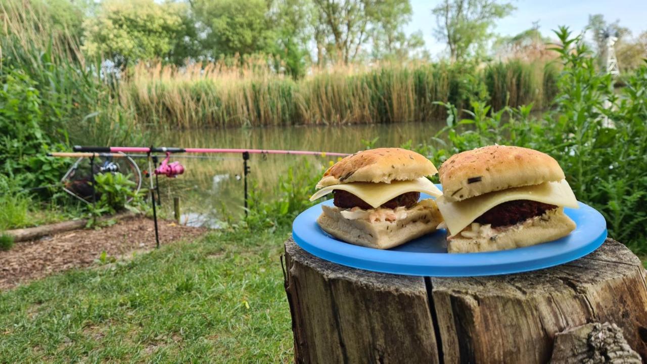 Rum Bridge Fisheries "The Cabin" Hotel Clare Buitenkant foto